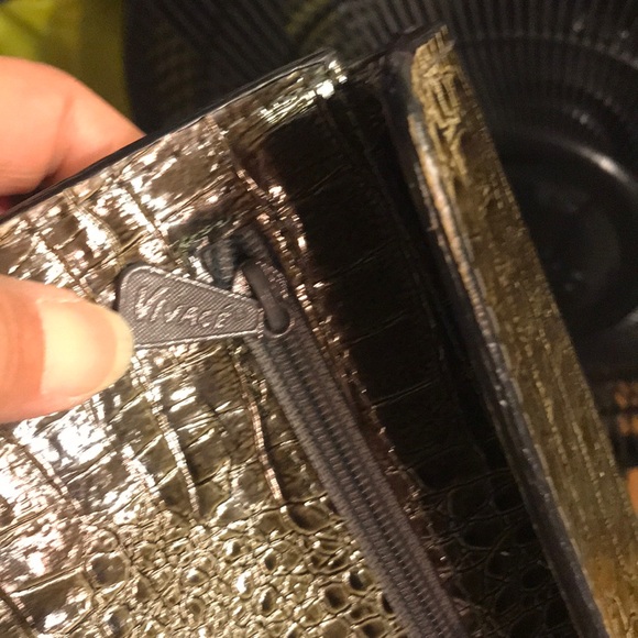 Women’s Embossed Crossbody Purse - Picture 4 of 14